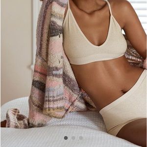 COPY - NWT Anthropologie Seamless Lurex Bralette and Hipster Brief Set. Light Y…